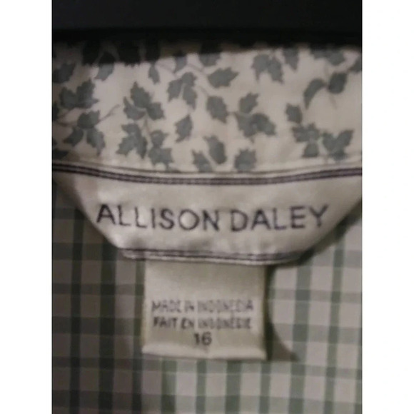 Allison Daley Button Down Print Top - Picture 4 of 7